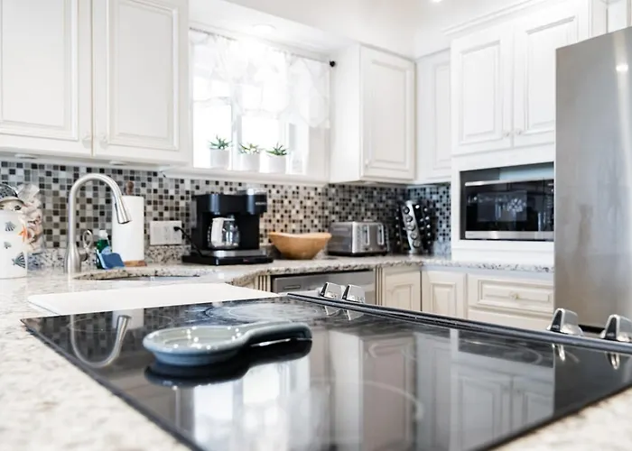 2br - Condo, Two Balconies, Minutes To * Clearwater Beach
