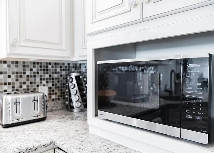 2br - Condo, Two Balconies, Minutes To Clearwater Beach