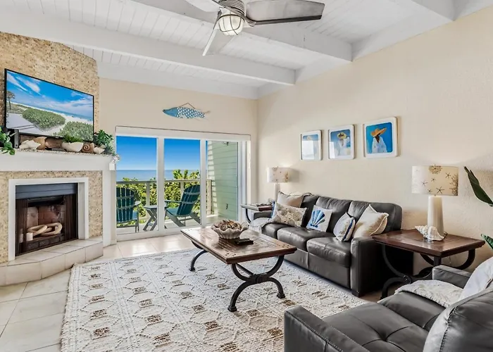 2br - Condo, Two Balconies, Minutes To