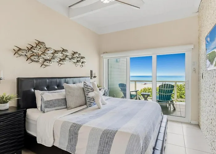 2br - Condo, Two Balconies, Minutes To