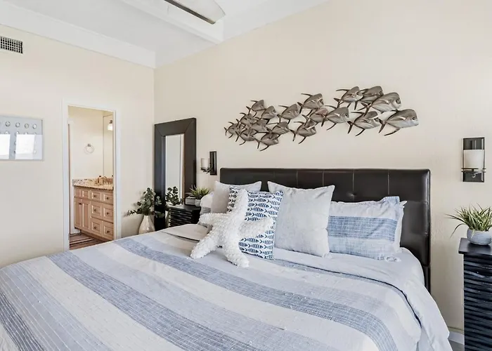 2br - Condo, Two Balconies, Minutes To Apartamento *