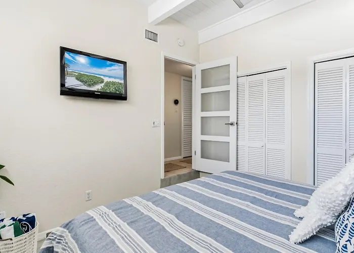 2br - Condo, Two Balconies, Minutes To Apartamento