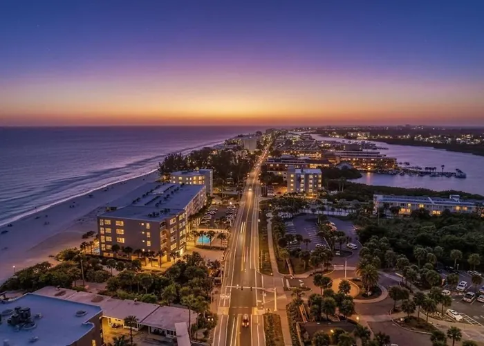 2br - Condo, Two Balconies, Minutes To Clearwater Beach