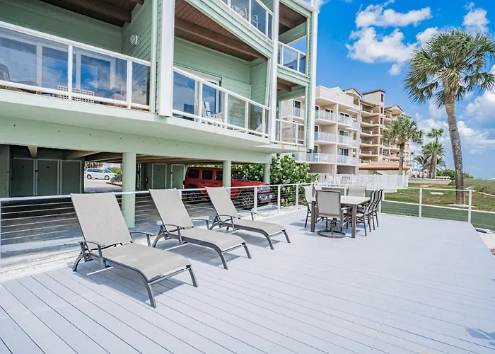 2br - Condo, Two Balconies, Minutes To