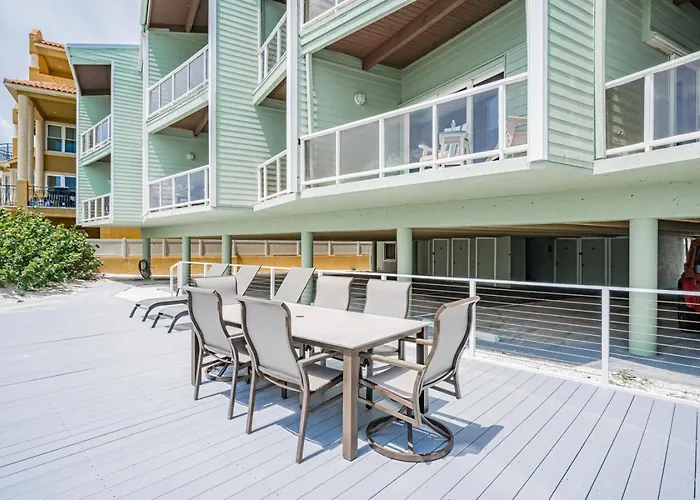 2br - Condo, Two Balconies, Minutes To Apartamento *