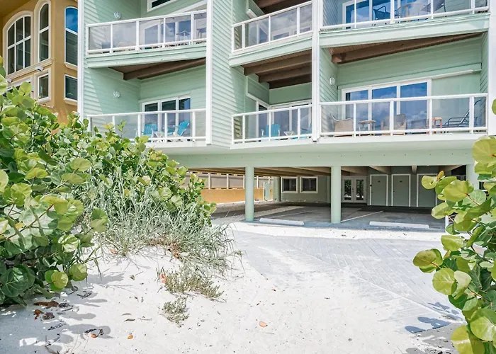 2br - Condo, Two Balconies, Minutes To