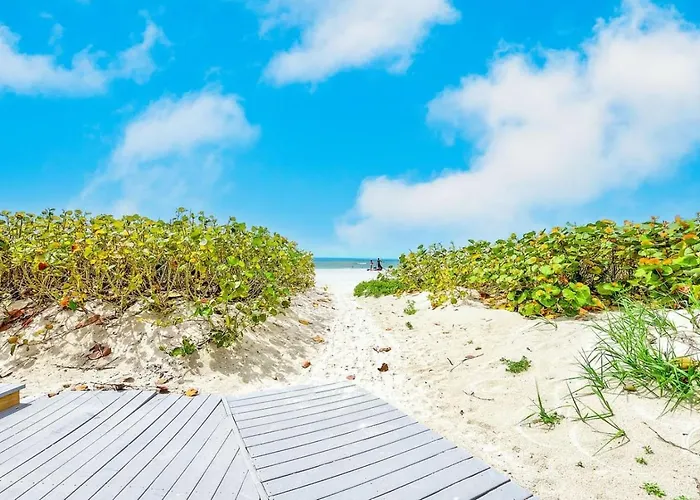 2br - Condo, Two Balconies, Minutes To Clearwater Beach